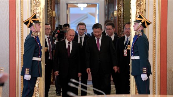 President Putin Admits Military Cooperation With China But Doesn't Make Alliance