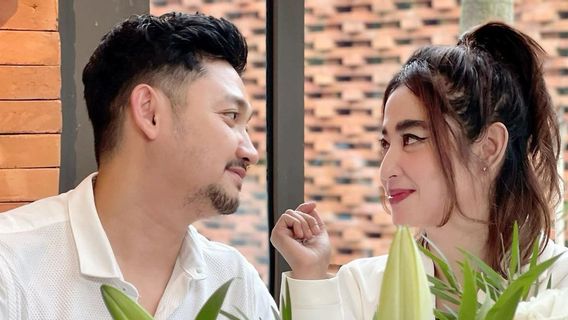 Don't Delete Intimate Photos With Dewi Perssik, Netizens Pray For Angga Wijaya To Get A Replacement Soon