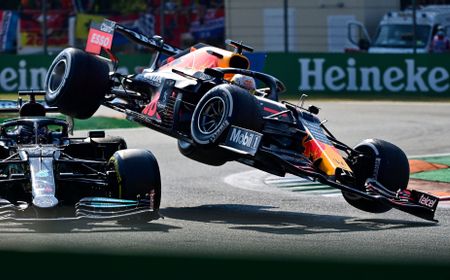 Buntut Tabrakan dengan Hamilton di Monza, Verstappen Diganjar Penalti Mundur 3 Posisi Grid di GP Rusia