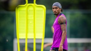 Raphinha Sambut Persaingan dengan Rashford
