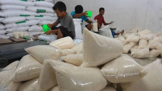 جاكرتا - يصرخ مزارعو قصب السكر ، لم يتم دفع أربع فترات من الحفر بسبب مخزونات السكر المتراكمة