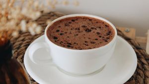 Hangatkan Tubuh saat Cuaca Dingin, Ini Manfaat Cokelat Panas untuk Kesehatan