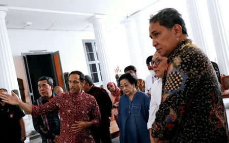 Megawati Cek Lokasi Kebakaran Museum Nasional 