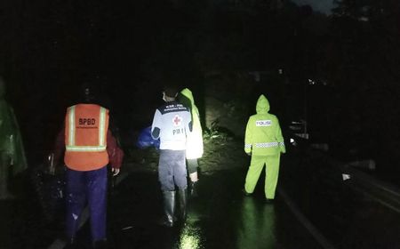 Akibat Longsor, Akses Jalan dari Malang Menuju Kediri Tertutup Total