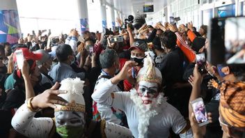 Arriving At Mimika, Ganjar Pranowo Is Even Greeted By The Lumping Horse Dance