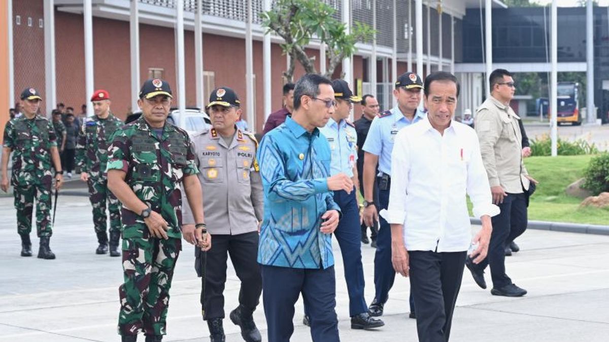 Le président Jokowi s’est retourné à Banyuwangi pour remettre un certificat foncier électronique