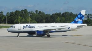 JetBlue Passengers Arrested By Police Because They Opened The Airplane Emergency Door