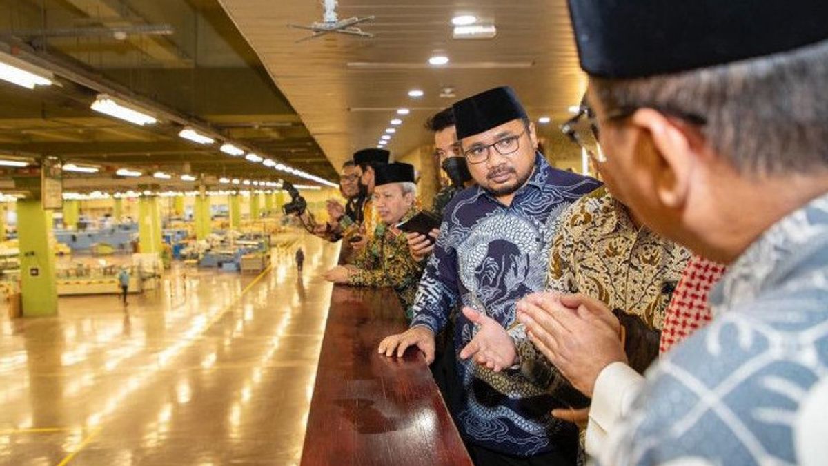 Datangi Percetakan Alquran Terbesar di Dunia, Menag Yaqut: RI Baru Mampu Sediakan 200 Ribu Tiap Tahun