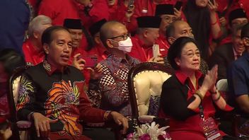 Jokowi和Megawati Kompak掌声在PDIP成立50周年之际因Denny Caknan的吟唱而消失的那一刻