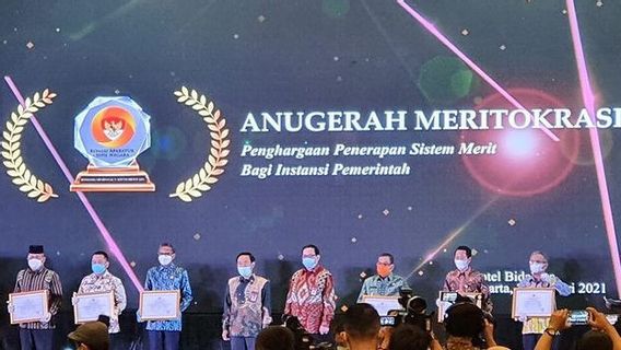 Appliquer Le Système De Mérite ASN, Le Premier Prix Meritrokasi Du Gouvernement Provincial De South Sulawesi
