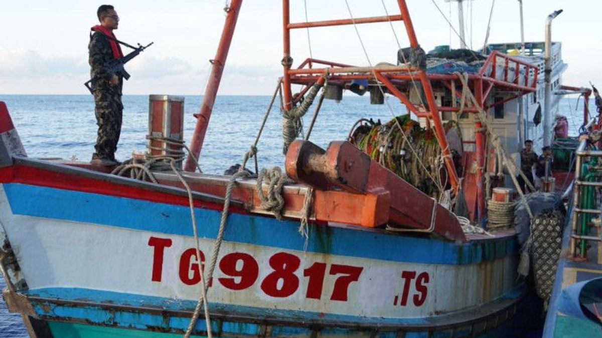 Gunakan Pukat Harimau Jaring Ikan di Natuna Utara, Kapal Berbendera Vietnam Ditangkap Petugas KKP
