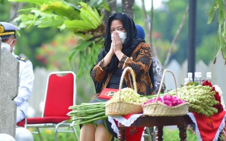 Di Hari Pahlawan Kenang Ayah Tercinta, Puan Maharani Ziarah ke Makam Taufiq Kiemas