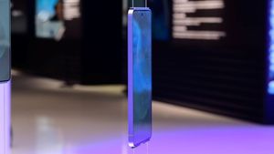 5 Ponsel Tertipis di Dunia, Canggih dan Nyaman Digenggam 