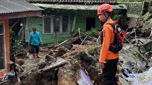 Rumah Tertimbun Longsor di Cisarua Belum Bisa Dievakuasi, BNPB: Pembersihan Dilanjutkan Besok