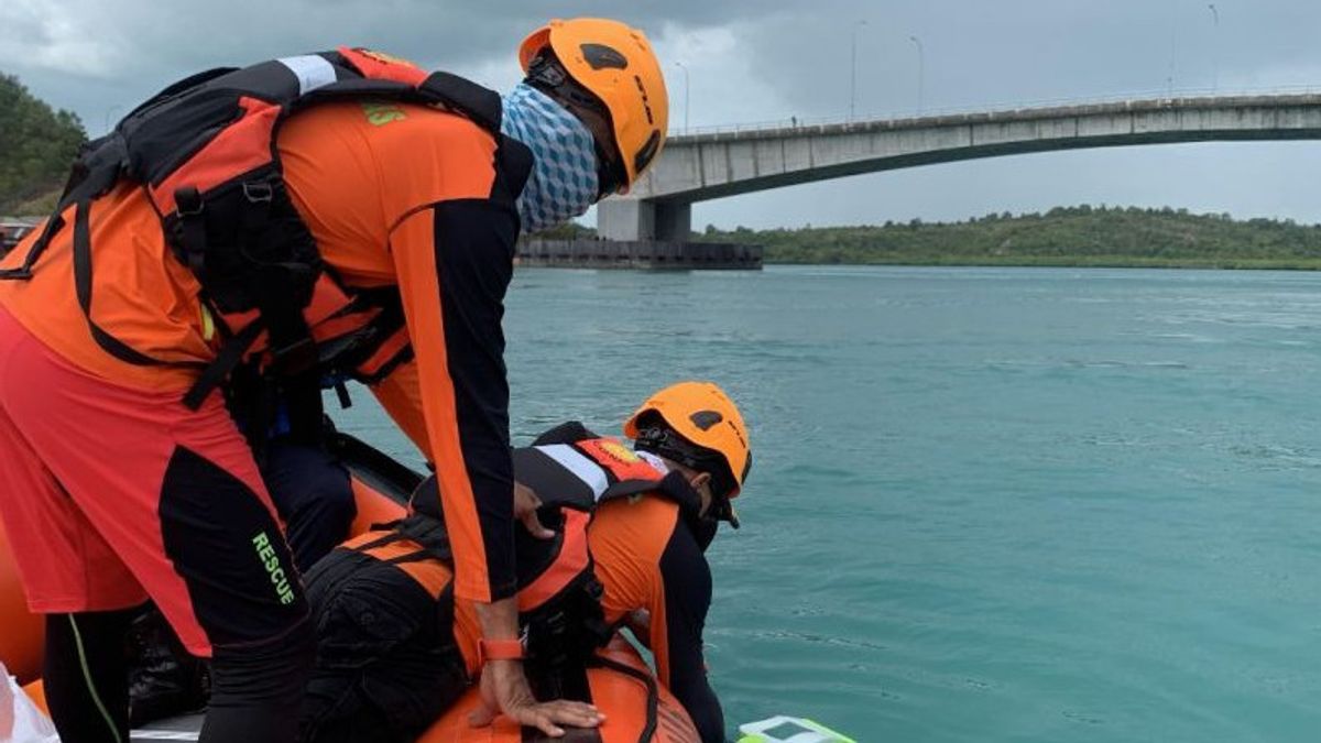 Seorang Pria Loncat dari Jembatan Barelang Batam, Tim SAR Gelar Operasi Pencarian