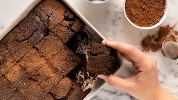 Kue yang Harusnya Bertekstur Lembut, Ini 7 Alasan Hasil <i>Baking</i> Terlalu Kering