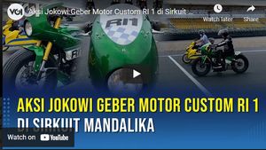 Video: Aksi Jokowi Geber Motor Custom RI 1 di Sirkuit Mandalika, Erick Thohir Jadi Pengibar Bendera Balap