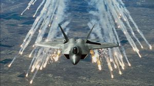 كشف الرئيس ترامب عن إمكانية تطوير طائرات قتالية جديدة وتحسينات F-22 رابتور