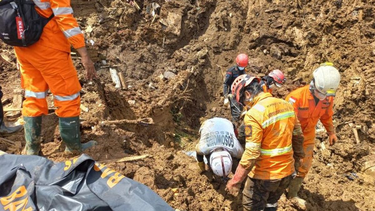 2 Bodies Of Victims Of The Cianjur Earthquake Were Evacuated From The Land As Deep As 7 Meters