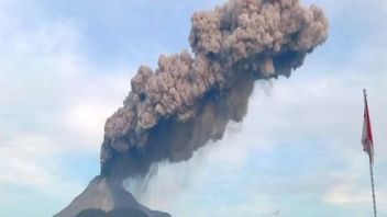 Gunung Lewotobi Laki-laki Kembali Erupsi Rabu Malam