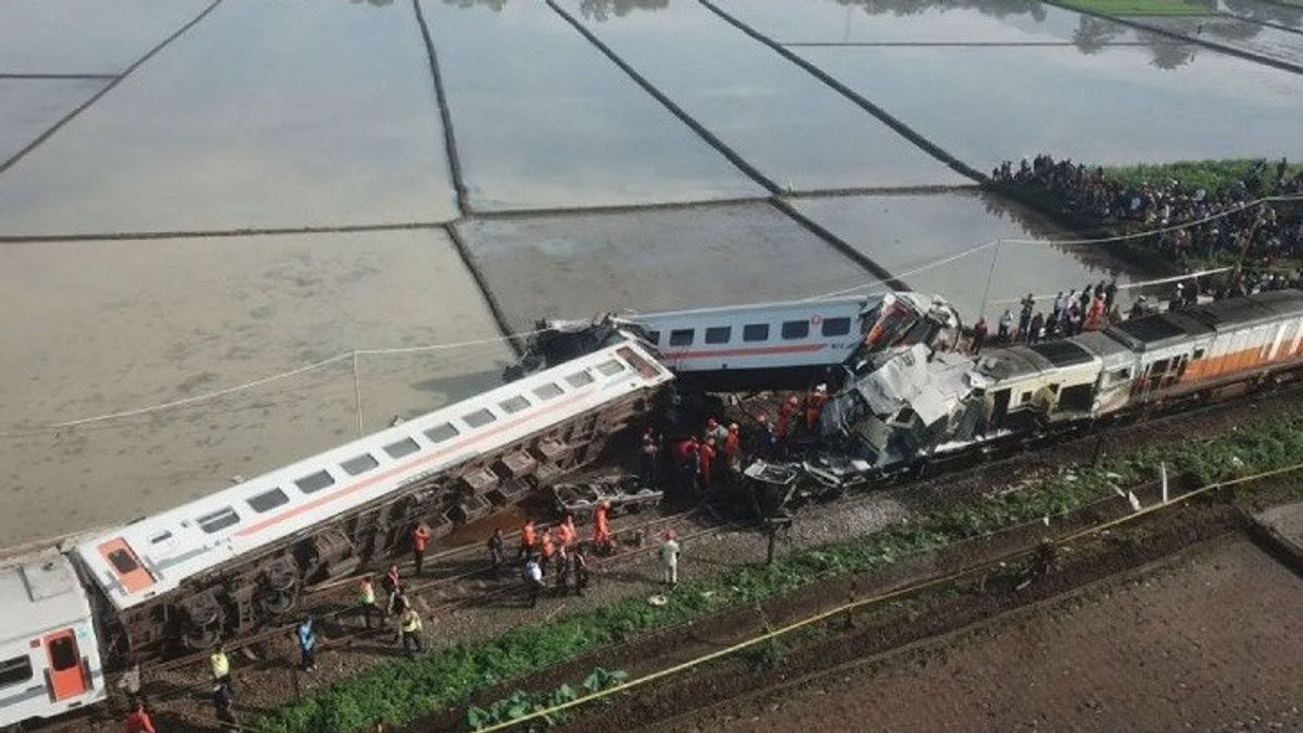 トゥランガとグレーターバンドン列車の衝突の反射:インドネシアの鉄道インフラの老齢を思い出させる