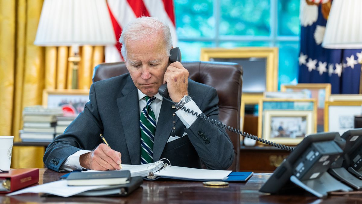 Tak Mau Kalah dari China, Joe Biden Berikan Subsidi Manufaktur Chip Semikonduktor Rp781 Kuadraliun