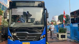 Many Residents Take Queues To Ride Transjabodetabek Bogor-Blok M, DKI Provincial Government Will Add Buses