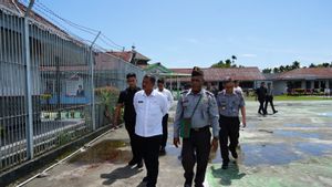 Director General Of Mashudi Immediately Visits Nabire Prison Officers Who Were Injured As A Result Of Riots