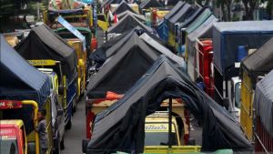 Zero ODOL Berlaku 2027, Kerusakan Jalan akibat Truk ODOL Habiskan Rp43 Triliun per Tahun