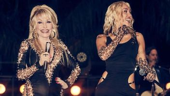 Dolly Parton Gets Daughter Of His Baptist, Miley Cyrus Re-Wrecking Ball Rock Version
