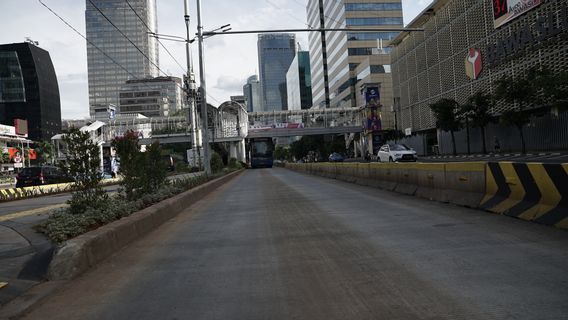 Ciri Manusia Egois: Suka Nekat Terobos Busway