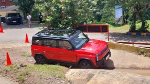 Ini Perbedaan Mobil Listrik Chery J6T dan J6 Standar