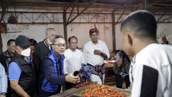 Pantau Pasar Kasih Naikoten Kupang, Mendag Zulhas: Harga Bapok Stabil