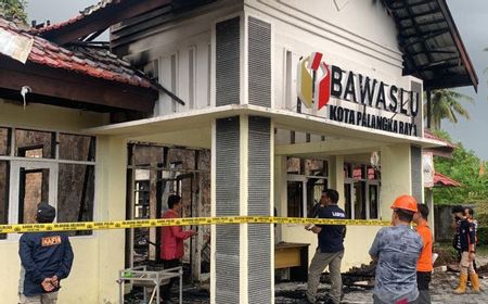 Usut Kebakaran Kantor Bawaslu Palangka Raya, Labfor Polri dan Polda Kalteng Gelar Olah TKP