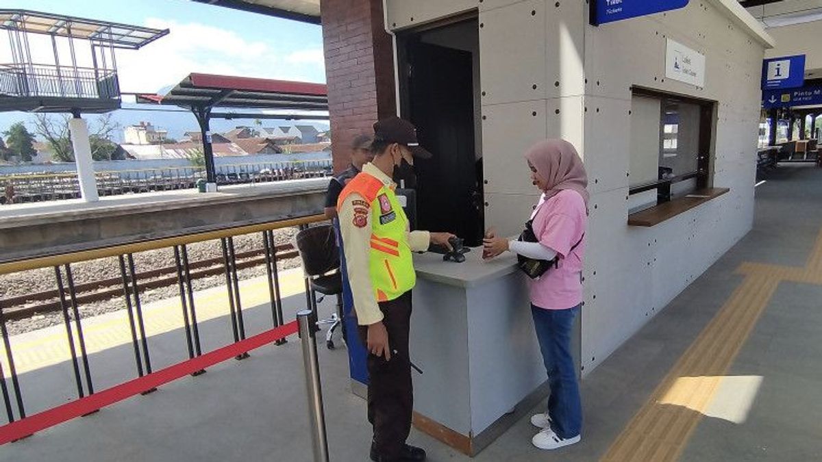 Stasiun Gedebage Bandung Kini Mulai Angkut Penumpang