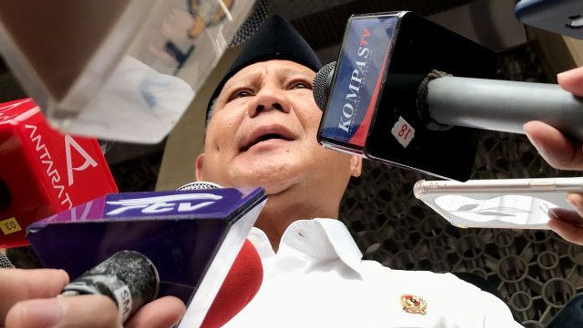 Prabowo's Attitude When Entering The Istiqlal Mosque: Can't Talk About Politics, Can Be Embedded