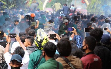 Demo Tolak UU Cipta Kerja di Lampung Berakhir Ricuh