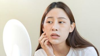 Bahan Aktif dalam Skincare yang Bikin Kulit Sensitif Terhadap Paparan Sinar Matahari