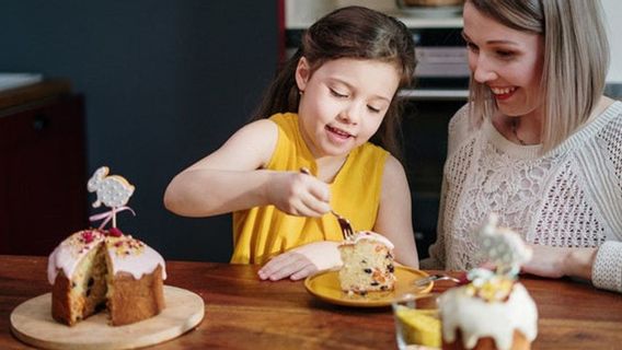 Penyebab Anak Suka Makan Manis Menurut Ahli: Salah Satunya Berkaitan dengan Asupan ASI