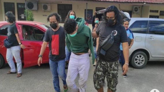 The Man Who Killed Honorary Teachers In Banjarbaru, South Kalimantan Arrested, Allegedly Having Same-Sex Love Relationships