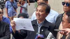 Tantang Uji Forensik Usai Dituduh Palsu, Roy Suryo Pamerkan Ijazah S1–S3