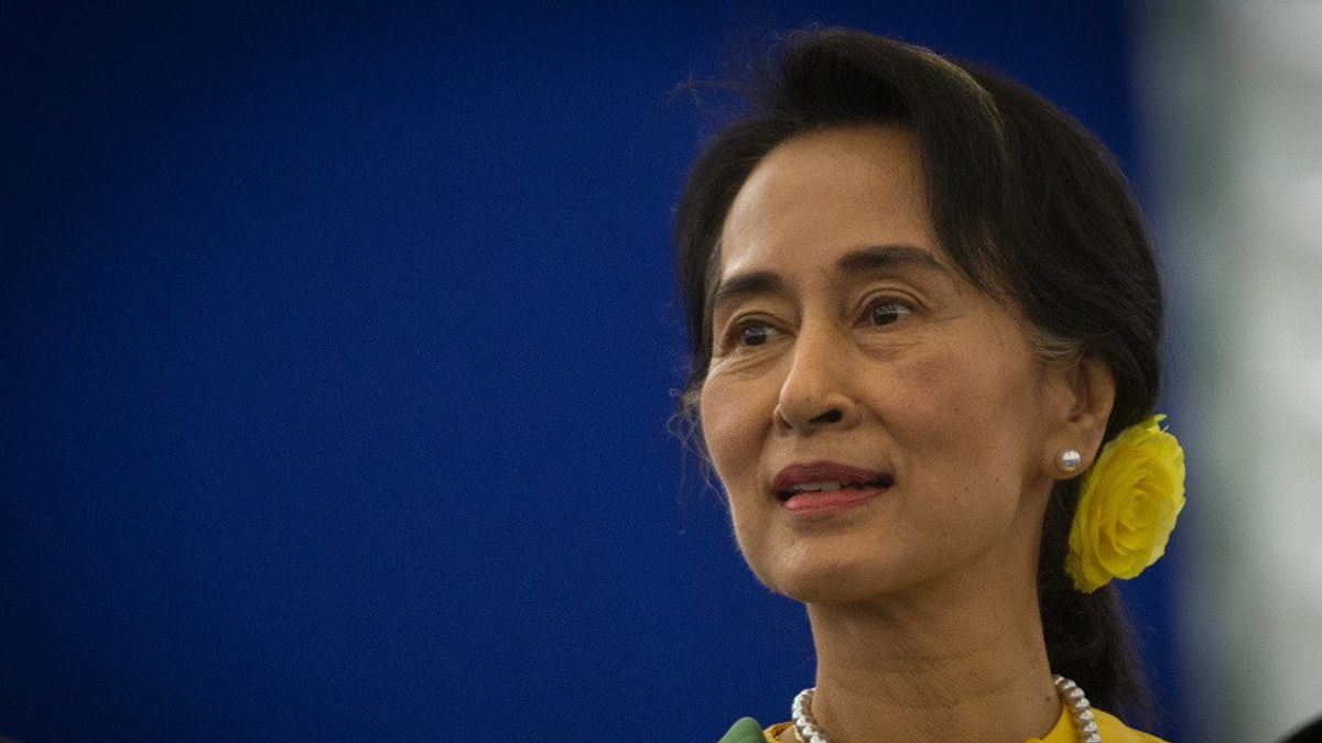 Jalani Sidang <I>Offline</i> Perdana, Aung San Suu Kyi Temui Pengacaranya 30 Menit