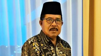Le Gouverneur Des Moluques Murad Ismail Pleure La Mort Du Régent Yasin Payapo
