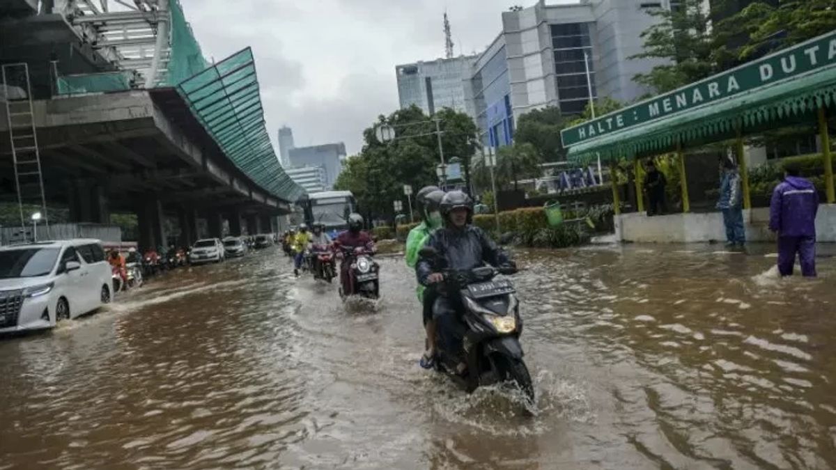 20 RTs In West Jakarta Are Still Submerged By Floods Of Up To 90 Cm