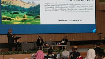 世界和印度尼西亚专家在Unej展示工业农业