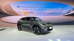 Suzuki Tampil Total di GIIAS 2025: Hadirkan Fronx Hybrid hingga Debut eVITARA, SUV Listrik Revolusioner