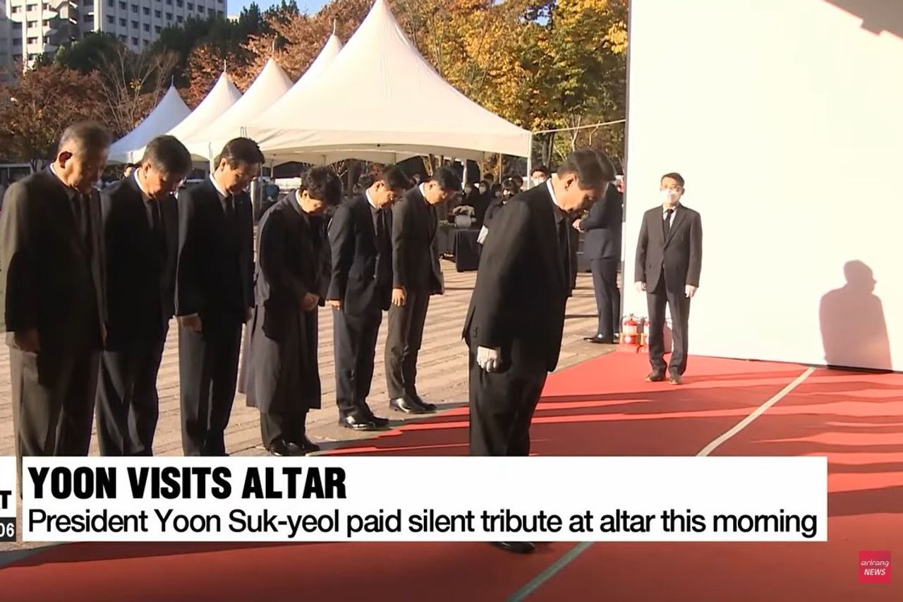 Mother Of Victims Of The Itaewon Halloween Tragedy: No Political Leader Acknowlesates Errors, It Disrupts