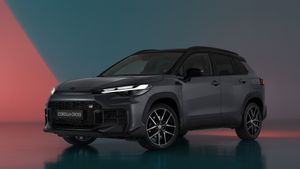 トヨタカローラクロスはGRスポーツバージョンで登場します、これが形です