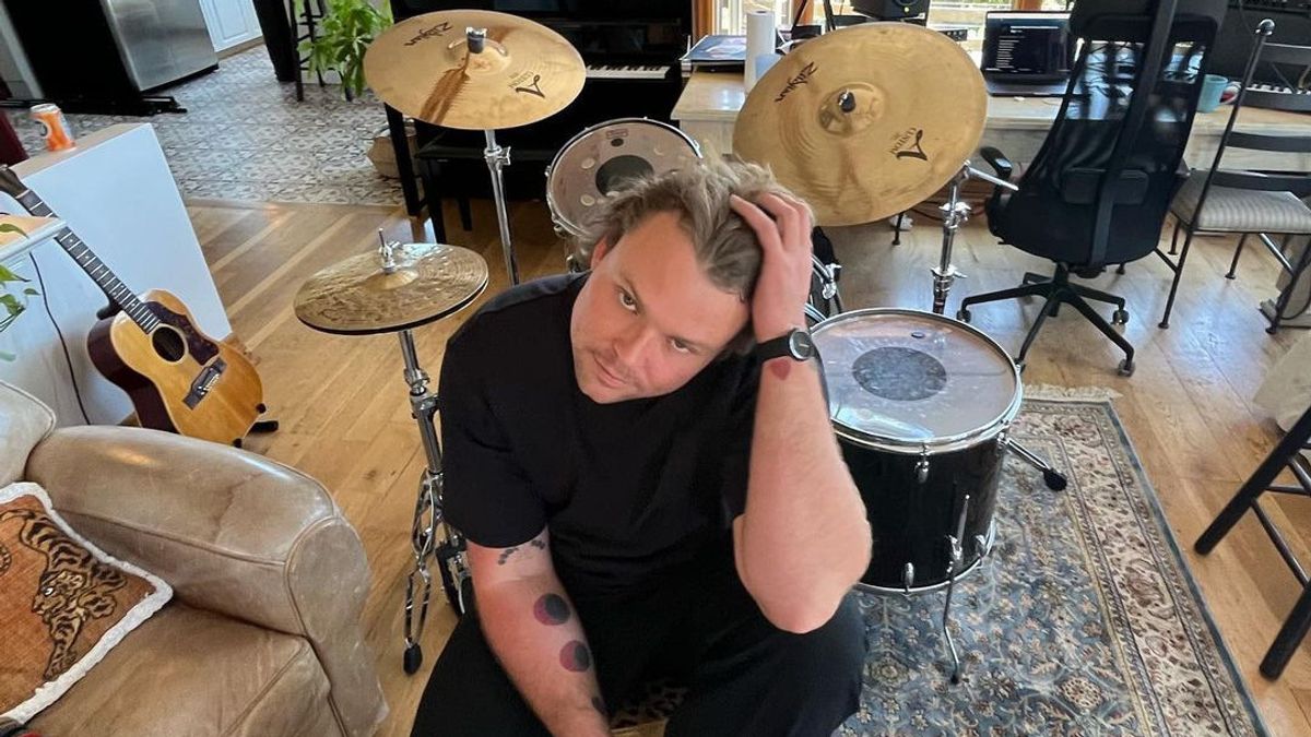 Drummer 5SOS, Ashton Irwin Bersiap Rilis Album Solo di Akhir Juli