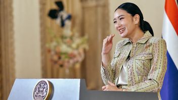 バンコクでのデモ抗議者たちは、タイのパエトンタルン・シナワトラ首相を訴える